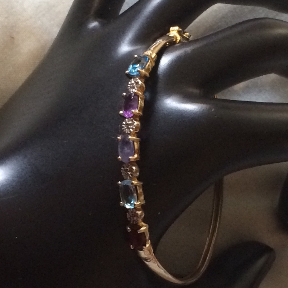10k gold bangle.